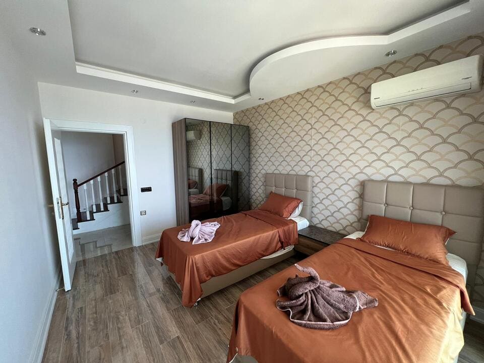 2 bedroom penthouse  Mahmutlar, Turkey